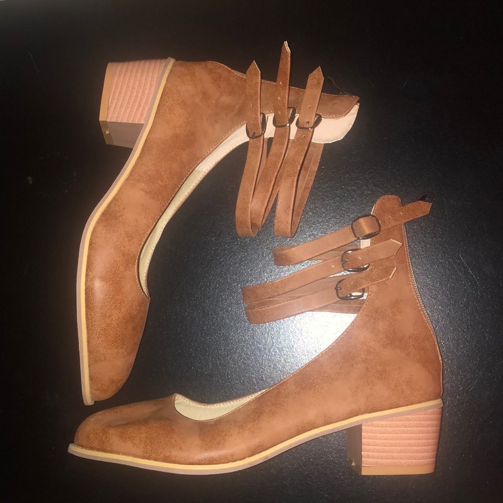 Camel Wedges with front buckles